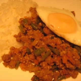 カレー粉でドライカレー